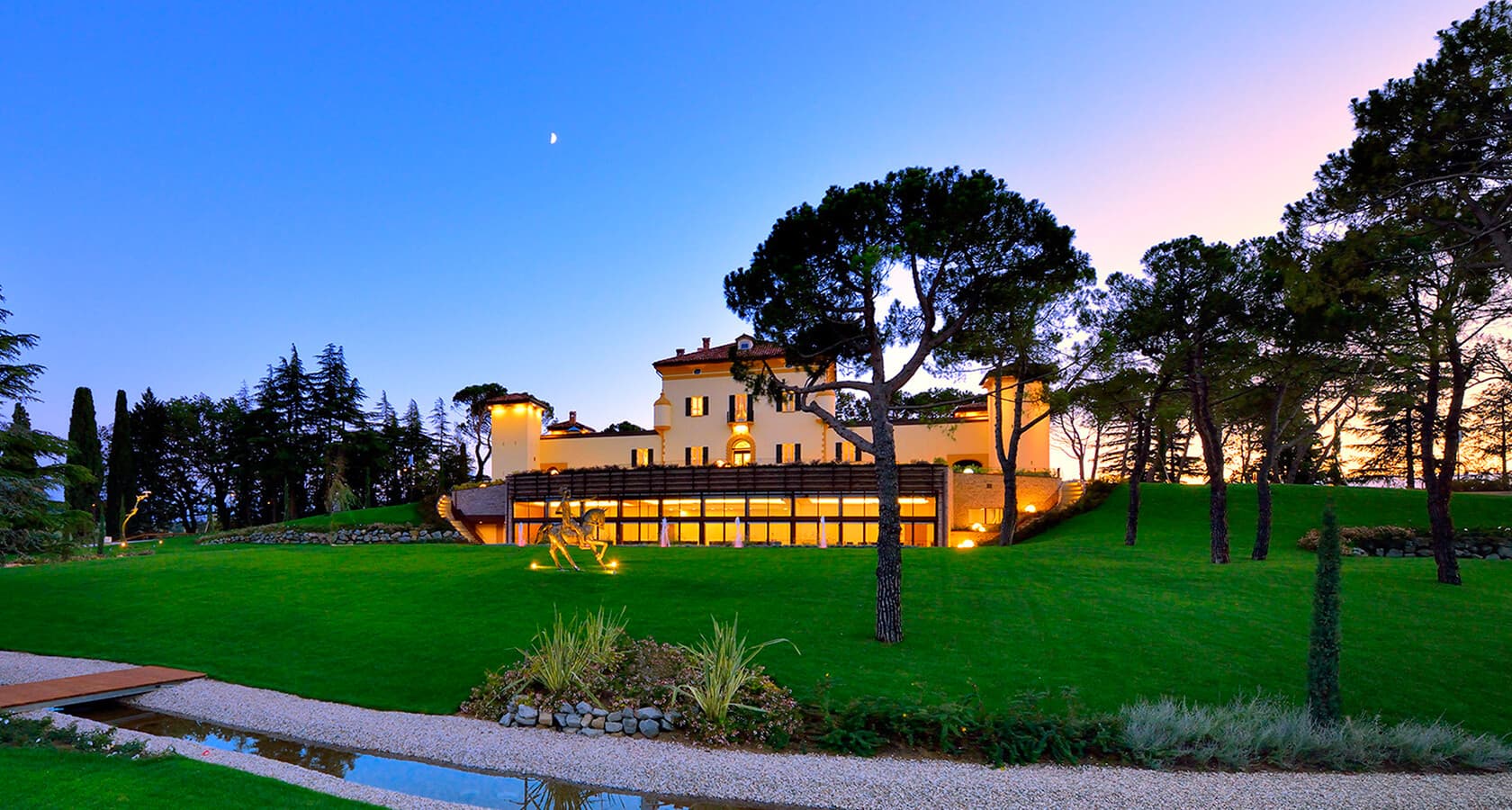 header image https://hoteldoor.blob.core.windows.net/hoteltemplate/public/images/14122017093616_573_9d9c8d50-693f-4d7a-91b7-f3ac41d6ef6e.jpg